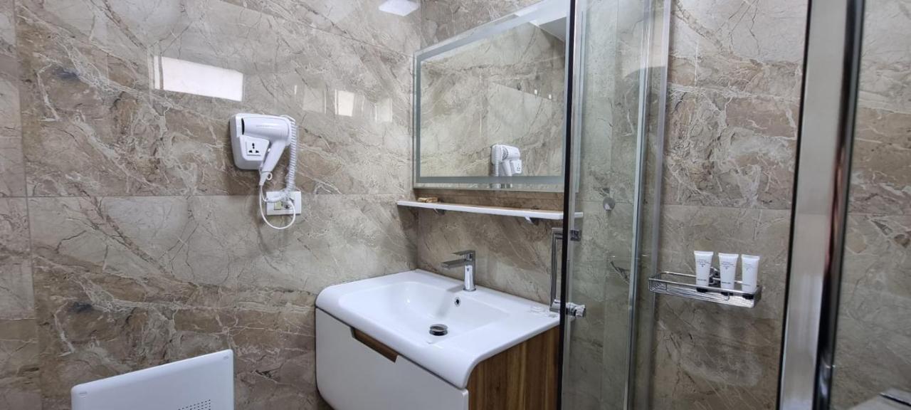 Aaa Apartment Berat Exterior foto